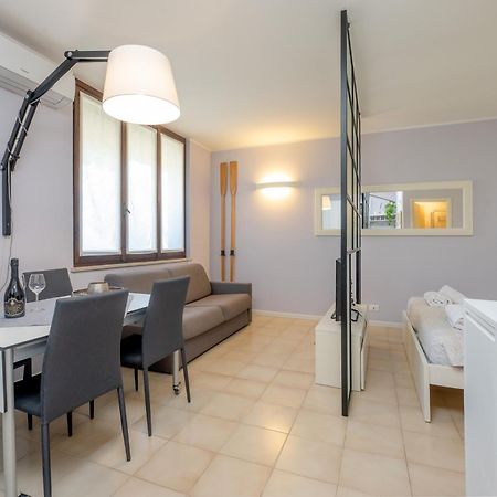 Casa Lugana 9 - Monolocale Con Piscina Fronte Lago Sirmione Luaran gambar