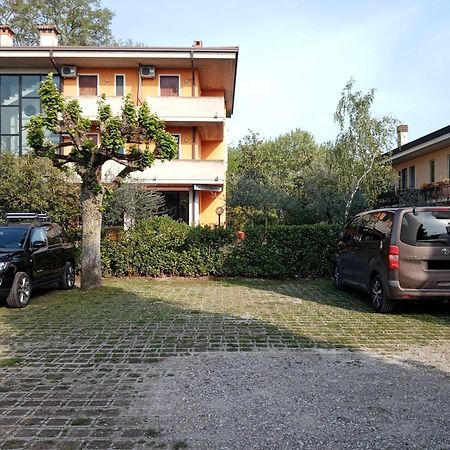 Casa Lugana 9 - Monolocale Con Piscina Fronte Lago Sirmione Luaran gambar