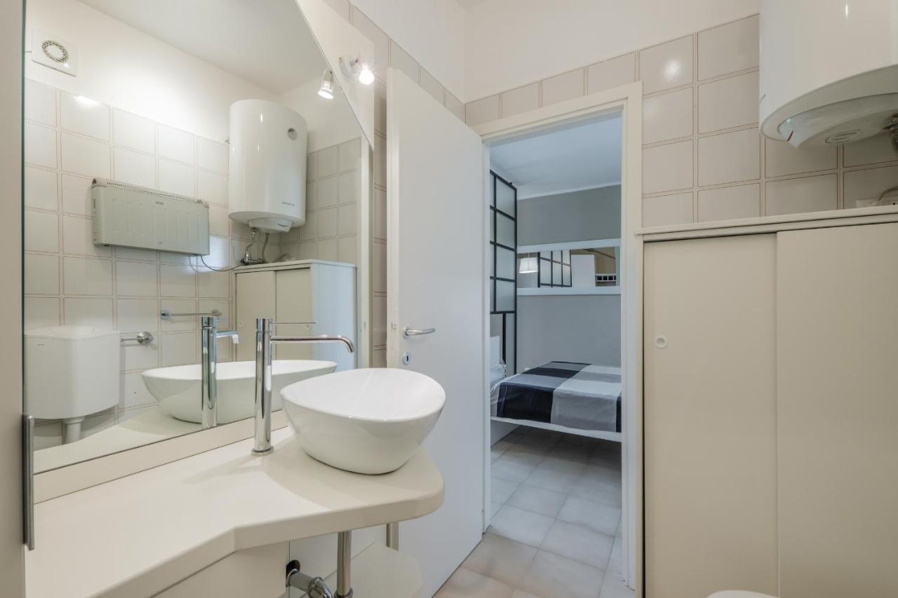 Casa Lugana 9 - Monolocale Con Piscina Fronte Lago Sirmione Luaran gambar