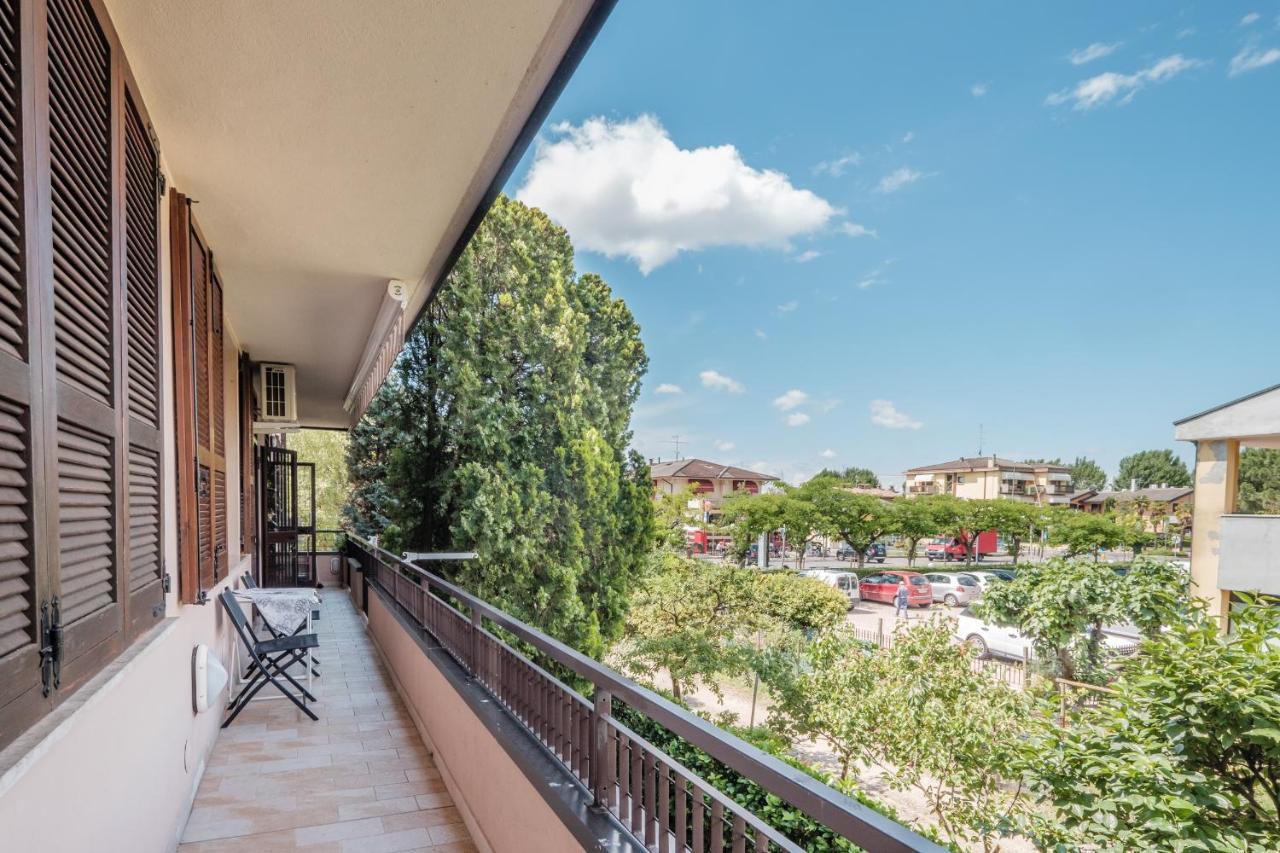 Casa Lugana 9 - Monolocale Con Piscina Fronte Lago Sirmione Luaran gambar
