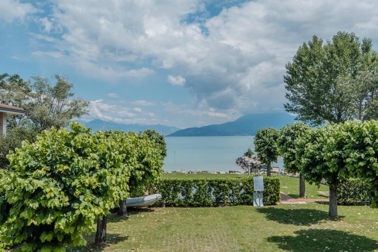 Casa Lugana 9 - Monolocale Con Piscina Fronte Lago Sirmione Luaran gambar