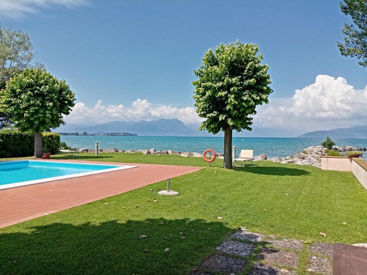 Casa Lugana 9 - Monolocale Con Piscina Fronte Lago Sirmione Luaran gambar