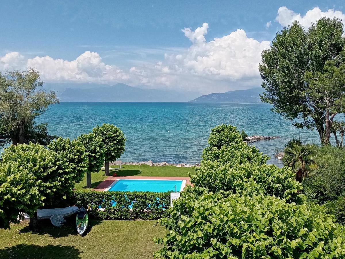 Casa Lugana 9 - Monolocale Con Piscina Fronte Lago Sirmione Luaran gambar