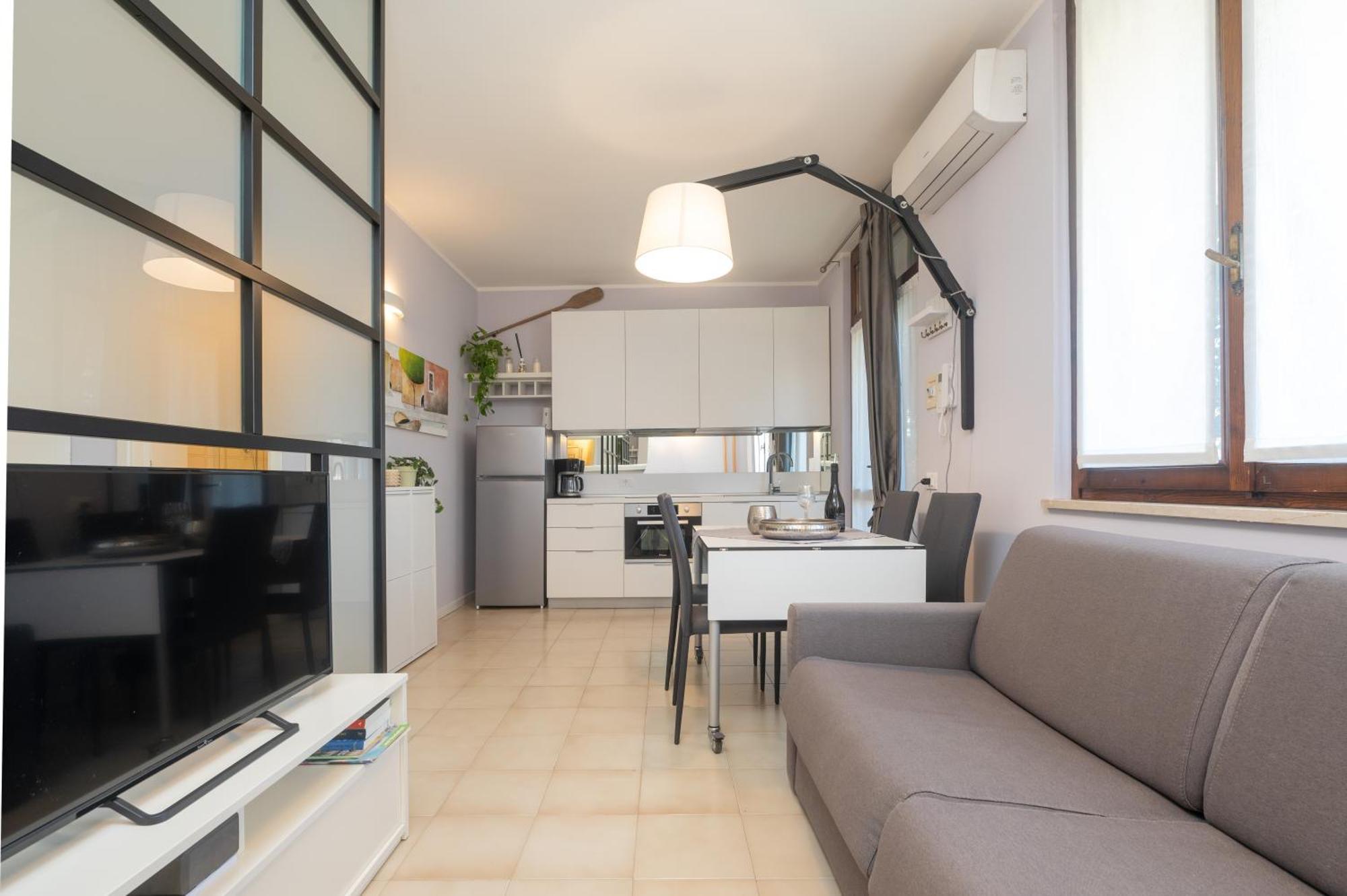 Casa Lugana 9 - Monolocale Con Piscina Fronte Lago Sirmione Luaran gambar