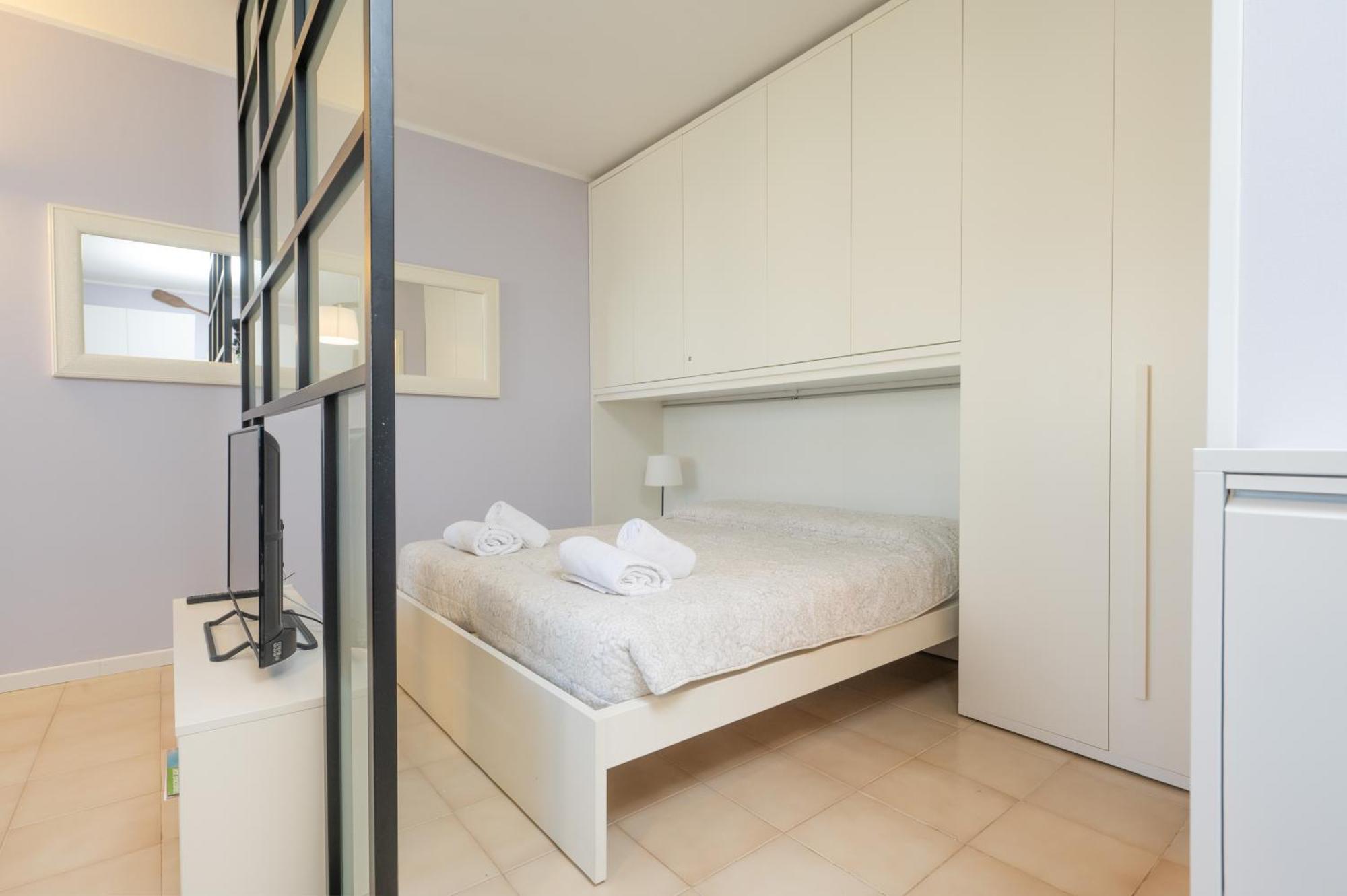 Casa Lugana 9 - Monolocale Con Piscina Fronte Lago Sirmione Luaran gambar