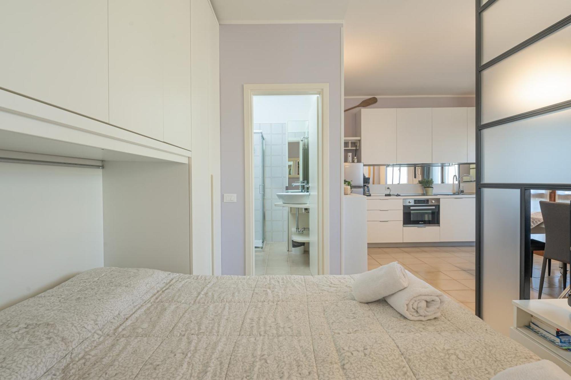 Casa Lugana 9 - Monolocale Con Piscina Fronte Lago Sirmione Luaran gambar