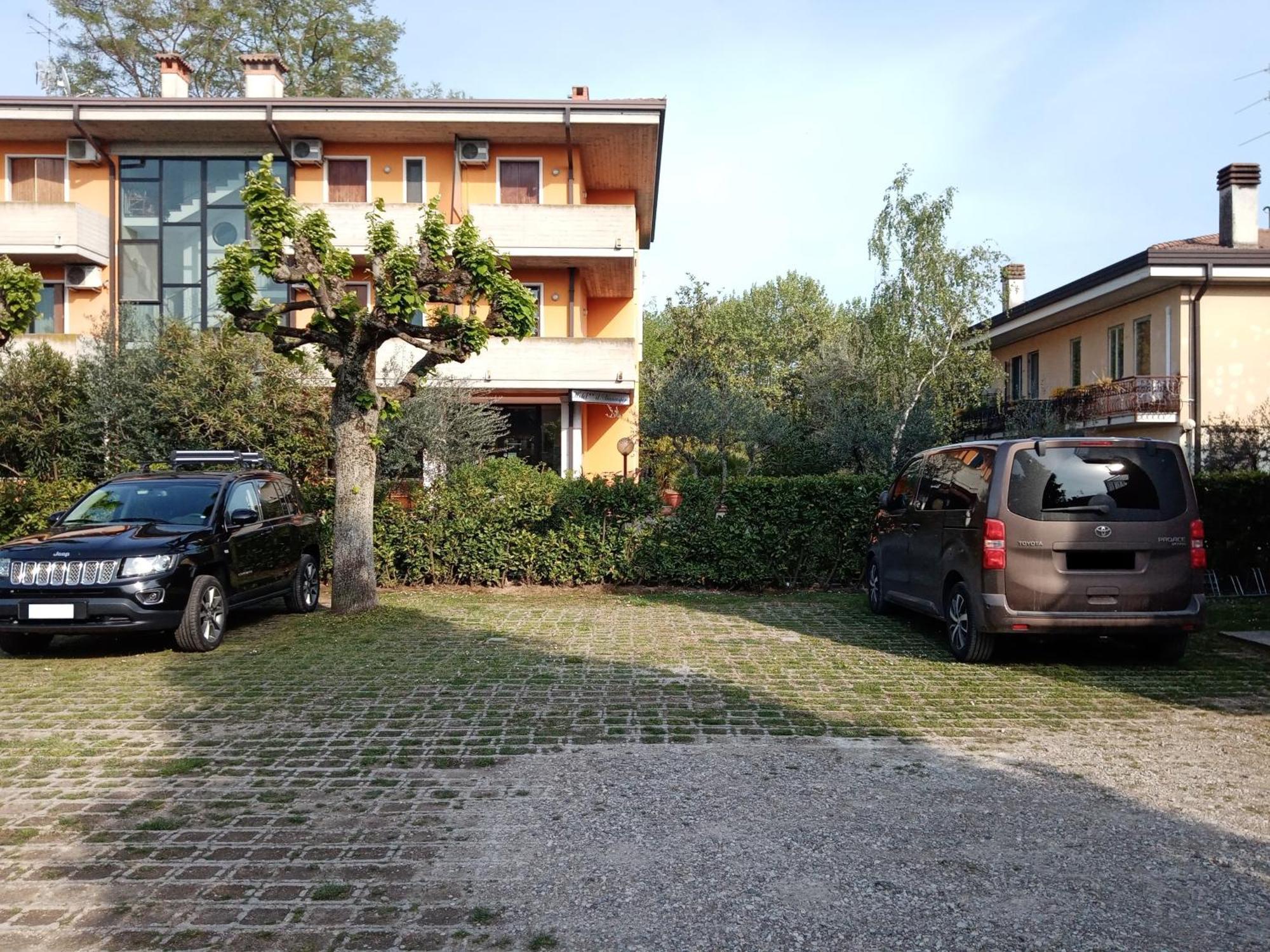Casa Lugana 9 - Monolocale Con Piscina Fronte Lago Sirmione Luaran gambar